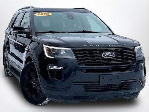 Used 2019 Ford Explorer Sport image 3