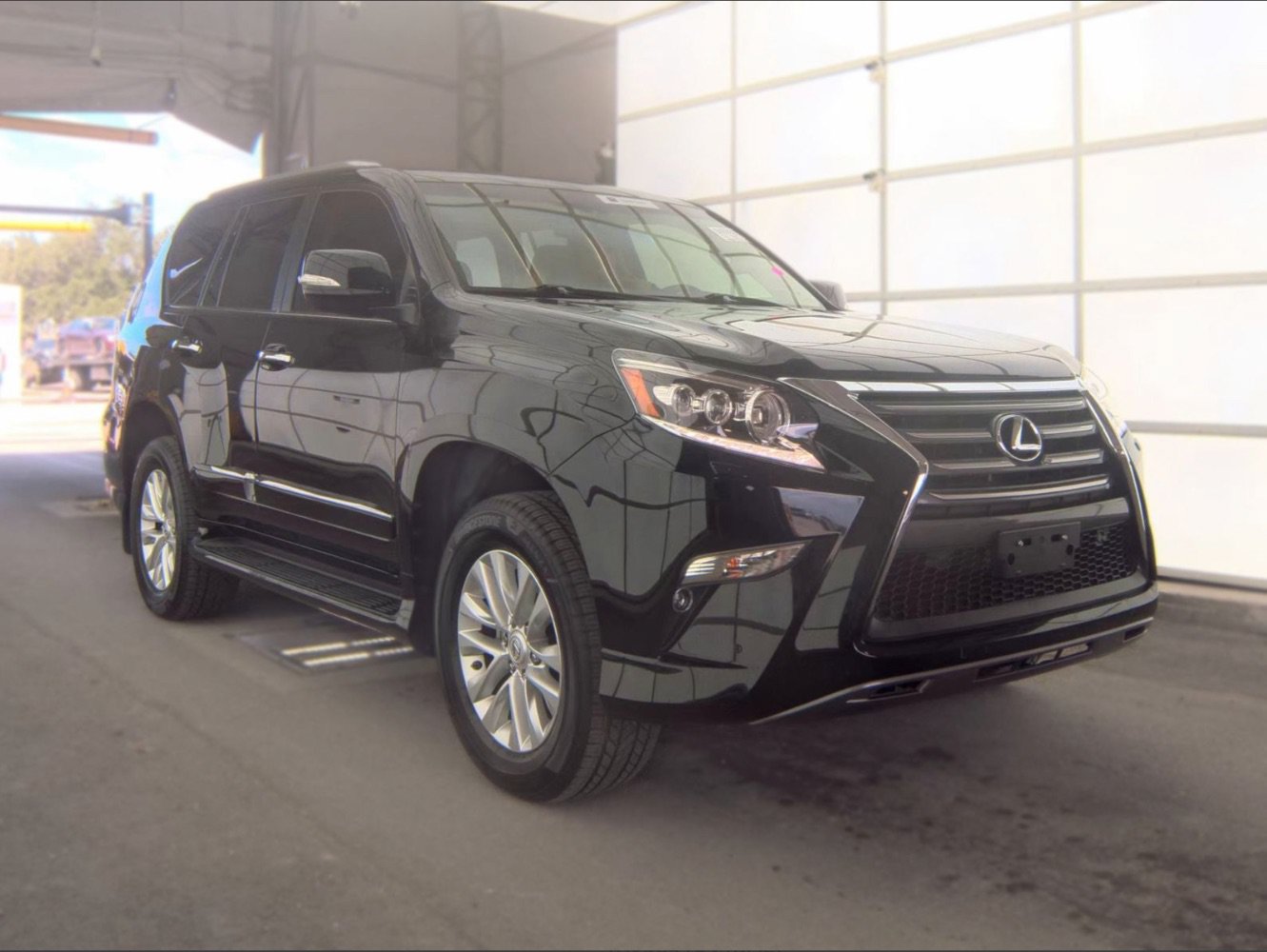 Used 2016 Lexus GX 460 w/ Premium Package AWD/4WD image 3