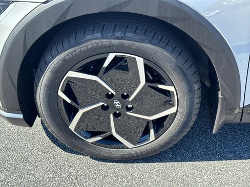 Certified 2024 Hyundai Ioniq 5 SE image 11