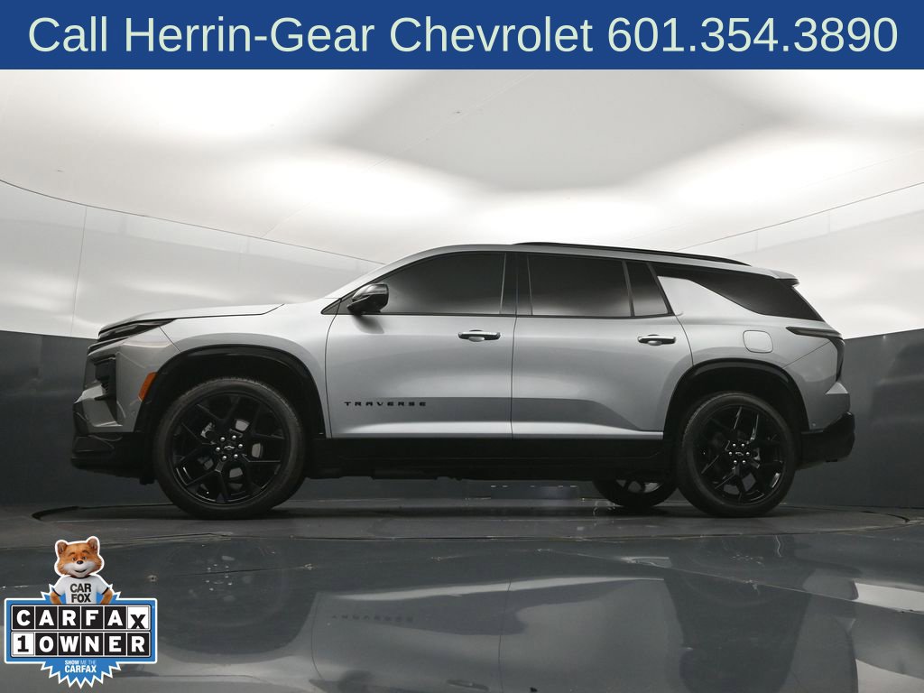 Used 2026 Chevrolet Traverse RS w/ LPO, Floor Liner Package FWD image 39