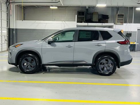 New 2026 Nissan Rogue SV FWD image 12