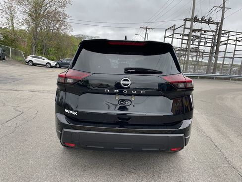 Used 2024 Nissan Rogue S FWD image 4