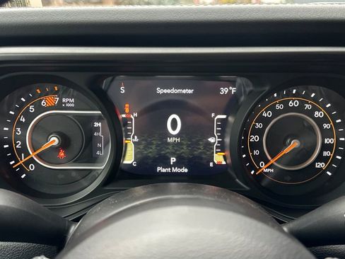 New 2026 Jeep Wrangler Unlimited Rubicon w/ Technology Group image 24