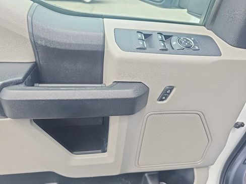 Used 2020 Ford F250 XL w/ Power Equipment Group RWD image 20