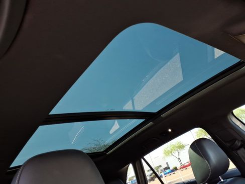 Certified 2020 Volkswagen Atlas Cross Sport SEL Premium image 12