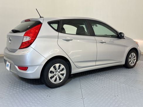 Used 2017 Hyundai Accent SE FWD image 9