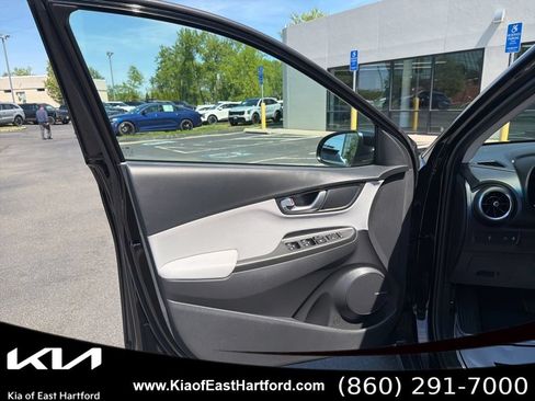 Used 2023 Hyundai Kona Limited AWD/4WD image 25
