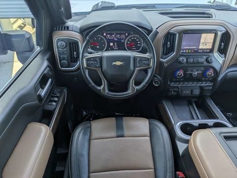 Used 2021 Chevrolet Silverado 2500 High Country AWD/4WD image 16