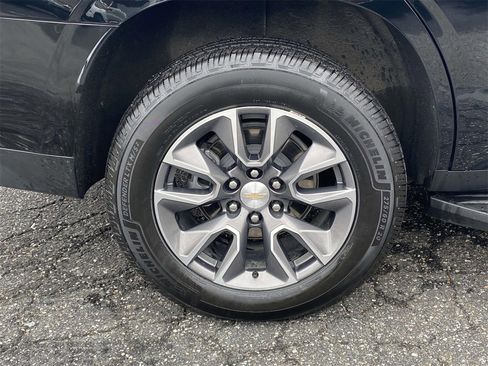 Used 2024 Chevrolet Tahoe LT w/ Luxury Package image 8