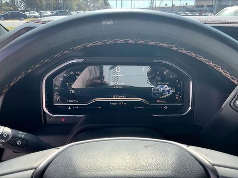 Used 2025 GMC Sierra 2500 AT4 image 14