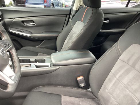 Used 2023 Nissan Sentra SR w/ Midnight Edition Package FWD image 12