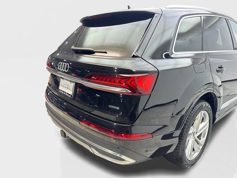 Used 2023 Audi Q7 2.0T Premium w/ Convenience Package AWD/4WD image 18