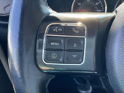 Used 2017 Jeep Wrangler Unlimited Rubicon AWD/4WD image 11