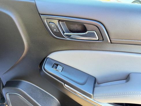 Used 2020 Chevrolet Suburban LT image 52