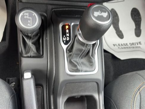Used 2025 Jeep Wrangler Unlimited Sport AWD/4WD image 24