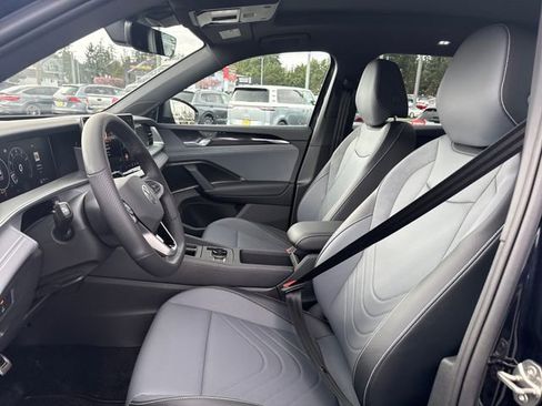 New 2026 Volkswagen Tiguan SE R-Line image 17