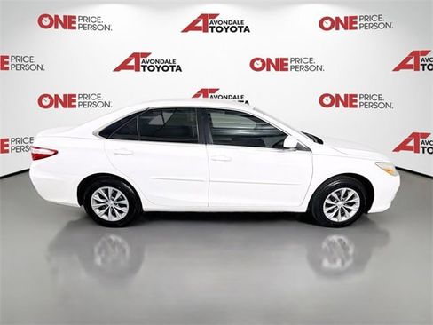 Certified 2017 Toyota Camry LE image 8
