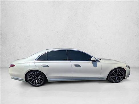 Used 2023 Mercedes-Benz S 580 4MATIC Sedan image 4