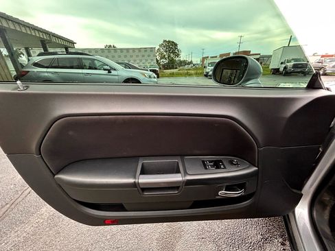 Used 2014 Dodge Challenger R/T image 14