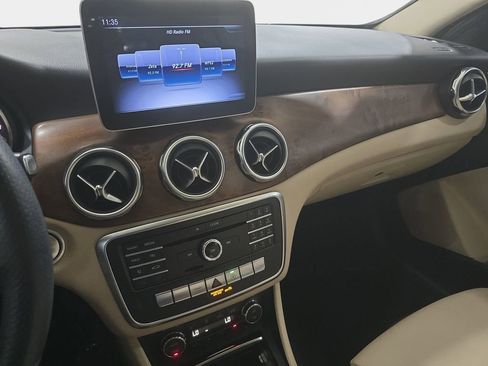 Used 2018 Mercedes-Benz GLA 250 image 18