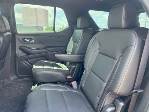 Used 2022 Chevrolet Traverse LT w/ Midnight/Sport Edition AWD/4WD image 17