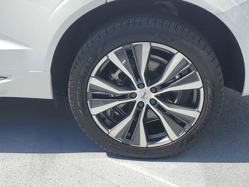 Used 2022 Volvo XC60 T8 Inscription Expression w/ Advanced Package image 13