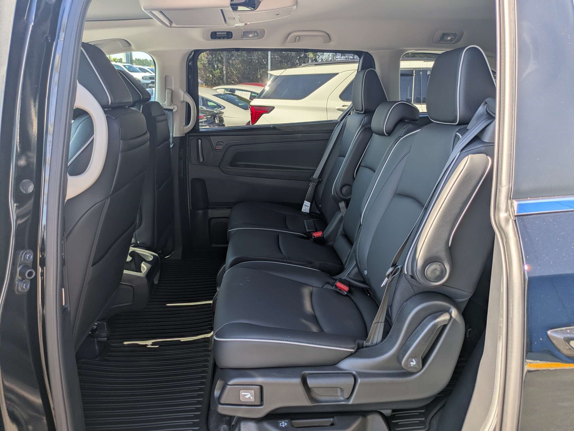 New 2027 Honda Odyssey Touring image 21