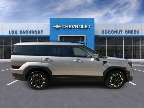 Used 2025 Hyundai Santa Fe SEL FWD image 9