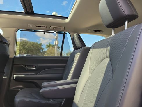 Used 2024 Toyota Grand Highlander Limited image 14