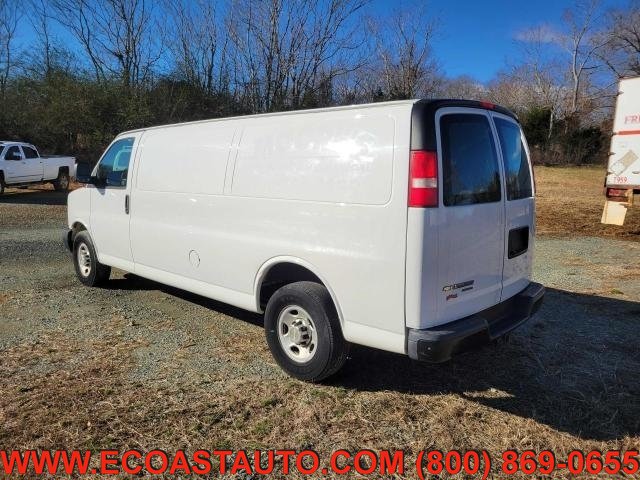 Used 2014 Chevrolet Express 2500 Extended RWD image 4