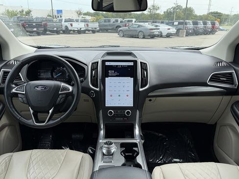 Used 2023 Ford Edge Titanium AWD/4WD image 11