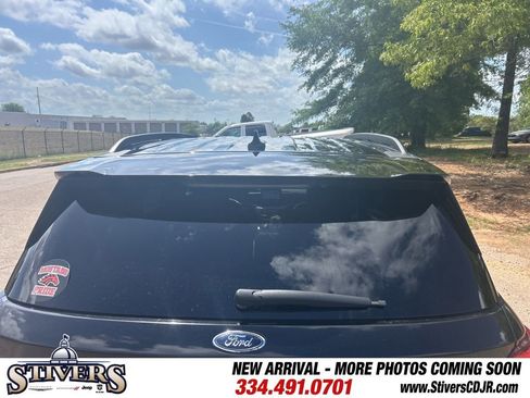 Used 2020 Ford Explorer XLT w/ Equipment Group 202A image 7