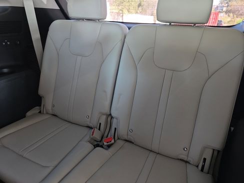 Certified 2025 Kia Sorento S w/ Panoramic Sunroof Package image 22