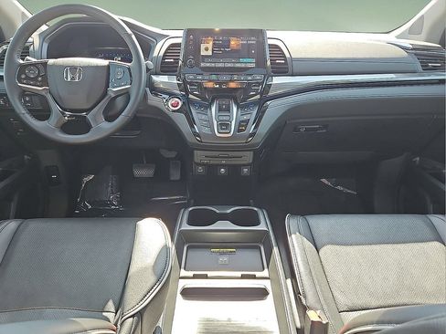 Used 2024 Honda Odyssey Elite image 15