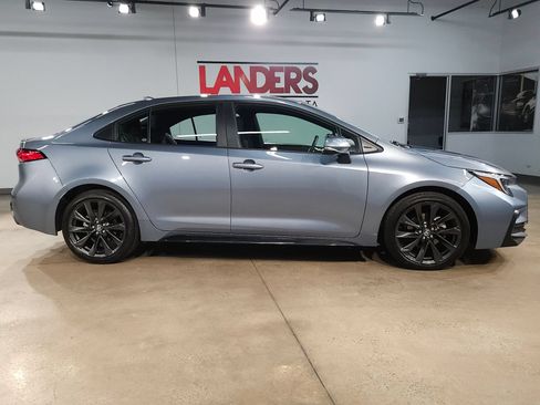 Used 2025 Toyota Corolla SE FWD image 8