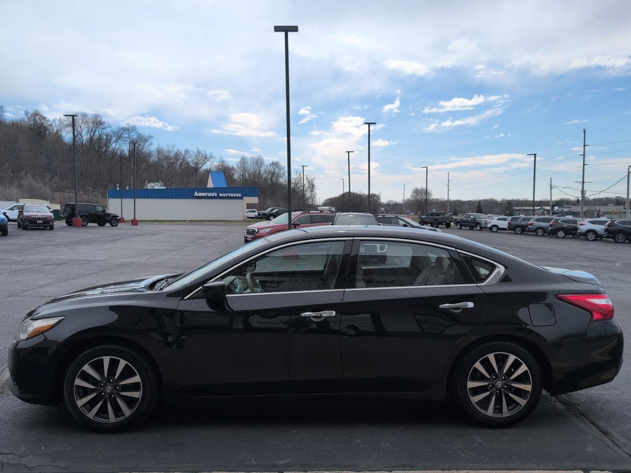 Used 2017 Nissan Altima 2.5 SV FWD image 5