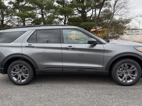 New 2026 Ford Explorer Active image 2