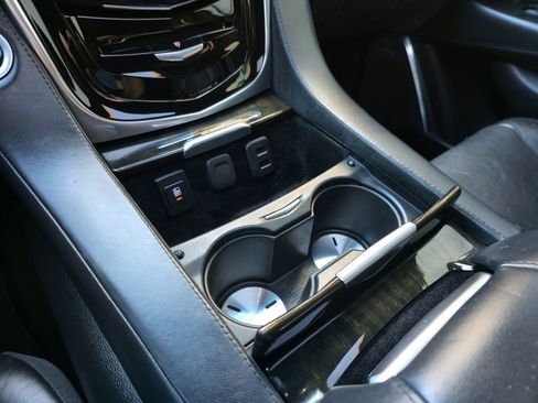 Used 2018 Cadillac Escalade ESV Platinum image 25