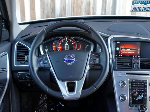 Used 2017 Volvo XC60 T5 Dynamic w/ Advanced Package image 14