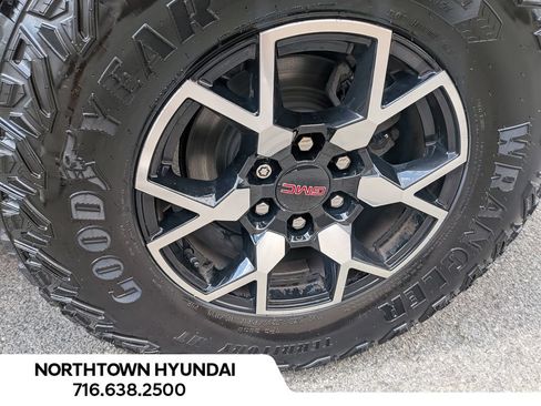 Used 2023 GMC Canyon AT4X AWD/4WD image 42
