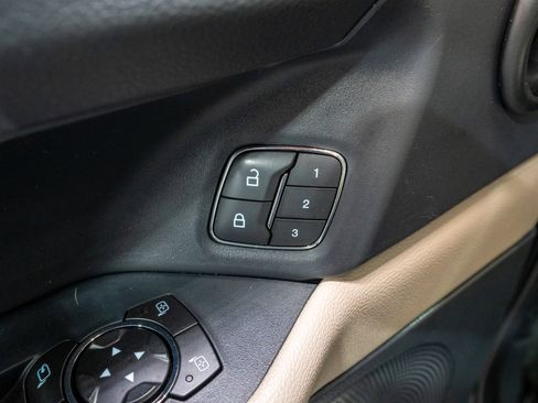 Used 2022 Ford Expedition Max Limited image 13