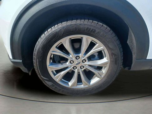 Used 2020 Ford Explorer XLT w/ Equipment Group 202A AWD/4WD image 26