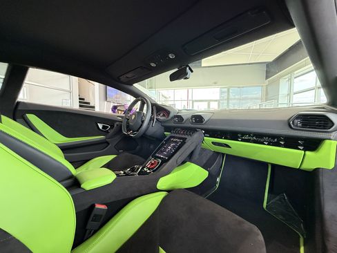 Used 2023 Lamborghini Huracan Tecnica image 30