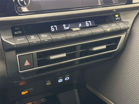 Certified 2026 Toyota Camry Hybrid FWD image 23