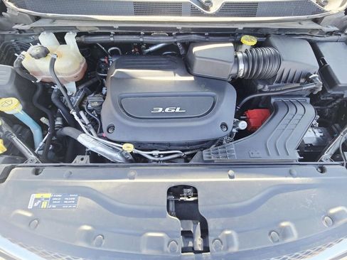 Used 2017 Chrysler Pacifica Touring-L Plus image 20