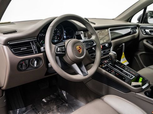New 2026 Porsche Macan image 14