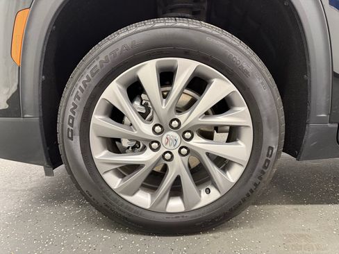 Used 2025 Buick Enclave Preferred AWD/4WD image 18