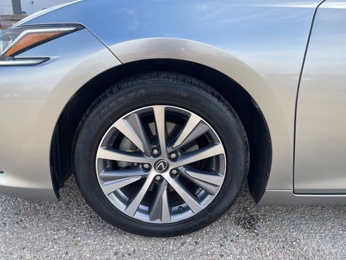 Used 2021 Lexus ES 250 Base image 2