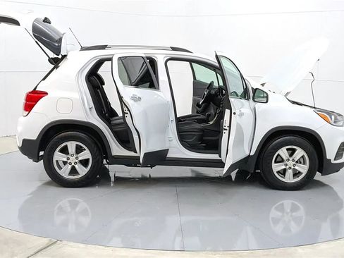 Used 2018 Chevrolet Trax LT w/ LT Convenience Package image 10
