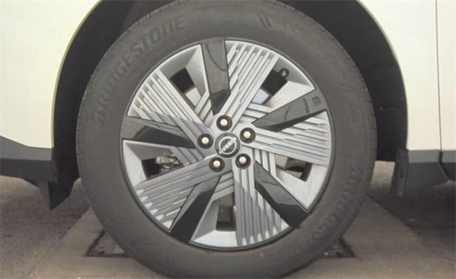 Used 2025 Nissan Murano SL w/ Cargo Package AWD/4WD image 8